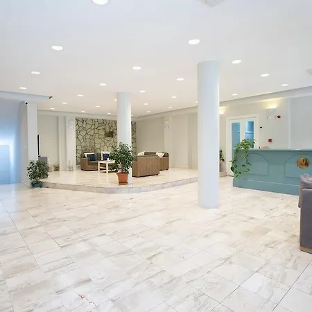 Odyssey ホテル 2*